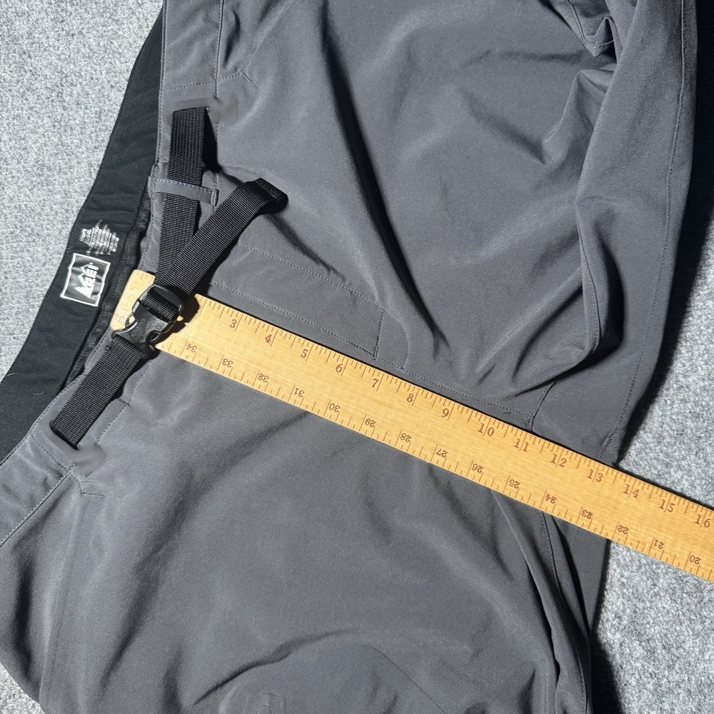 REI Cargo Hiking Pants Men's Size XL 34L Black Performance Stretch Belted Logo - Picture 11 of 14
